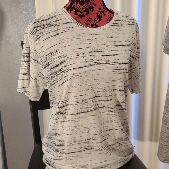 2 men's tee shirts size L large - Picture 2 of 5